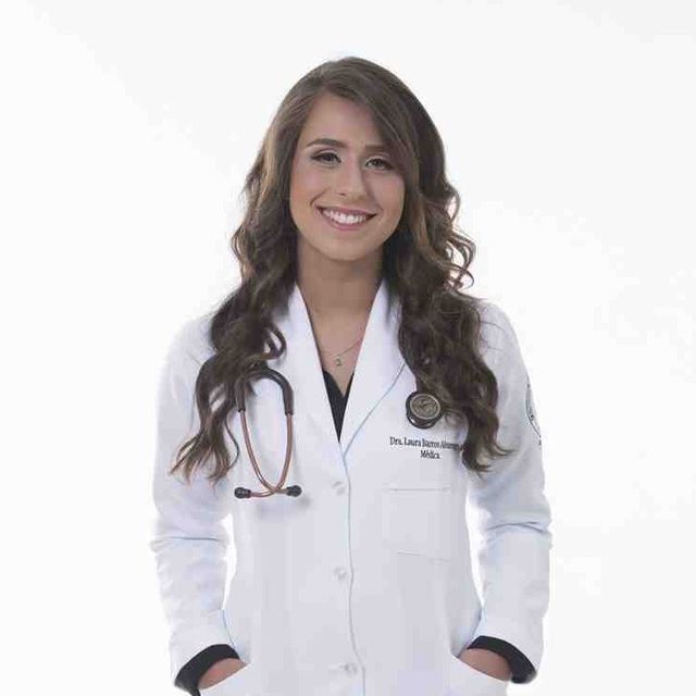 Laura  Barros Alvarenga, Cirurgião vascular Rio de Janeiro