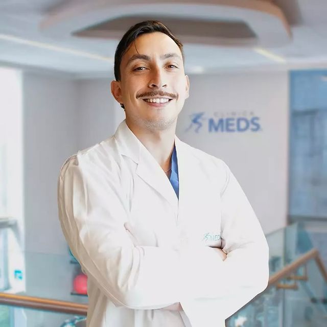 Christian Martínez Osorio, Urólogo Lo Barnechea