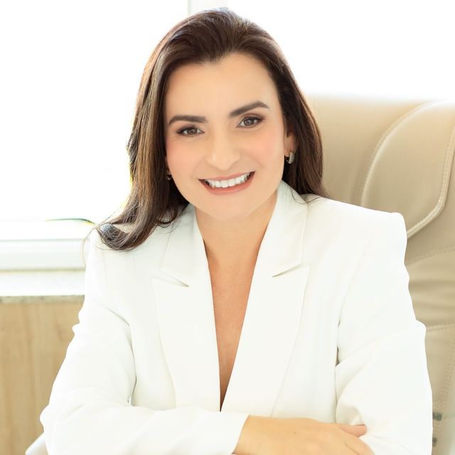 Janine Franklin Machado, Dermatologista Macaé