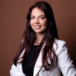 Dra. Christiny Guimarães