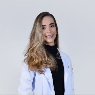 Lorena Rebouças, Médico clínico geral Salvador