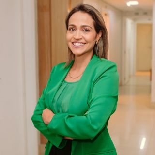 Dra. Renata Silva dos Santos Teixeira