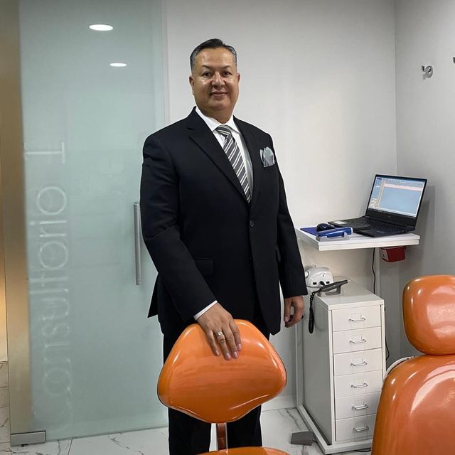 Giovanni Almonacid Velandia, Odontólogo Bogotá