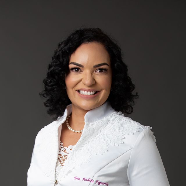 Andréa Figuerêdo, Especialista em Clínica Médica Recife