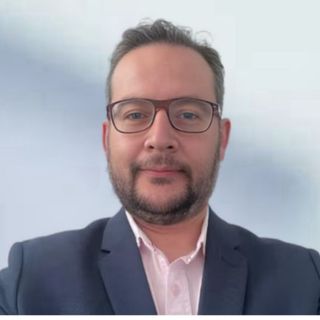 Acercar imagen: Alejandro Junca Ramírez, Internista Bogotá
