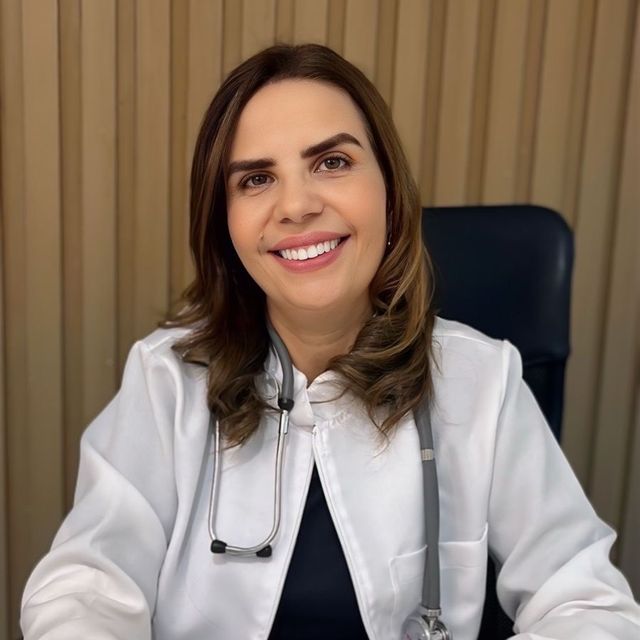 Manucia  Medeiros, Pediatra Ipojuca