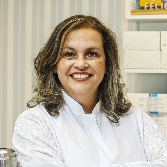 Adriana Vianna, Dentista Santos