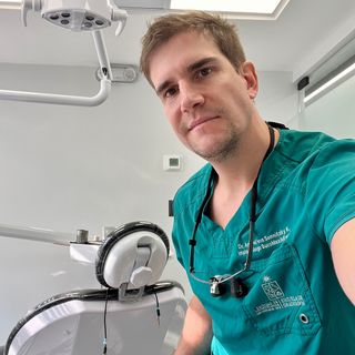 Acercar imagen: Andrei  von Sennitzky Küpfer, Dentista Las Condes