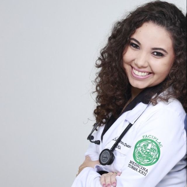 Isabela Ferreira Dutra, Gastroenterologista pediátrico Brasília