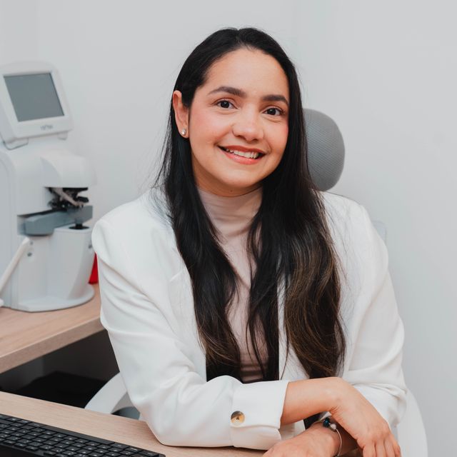 Linda Espinosa Galvis, Oftalmólogo Medellín