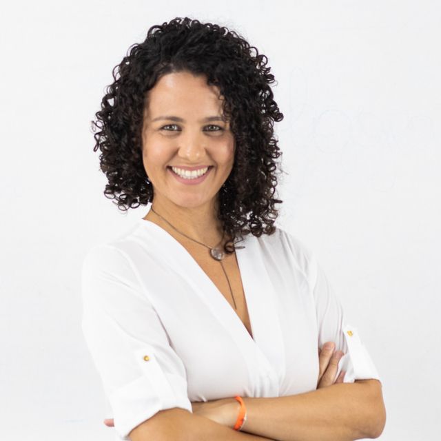 Viviane Palmeira, Dentista Salvador
