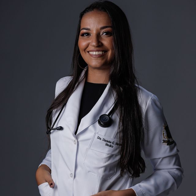 Danielle  Cabral Martins Bolzan, Médico clínico geral Rio de Janeiro