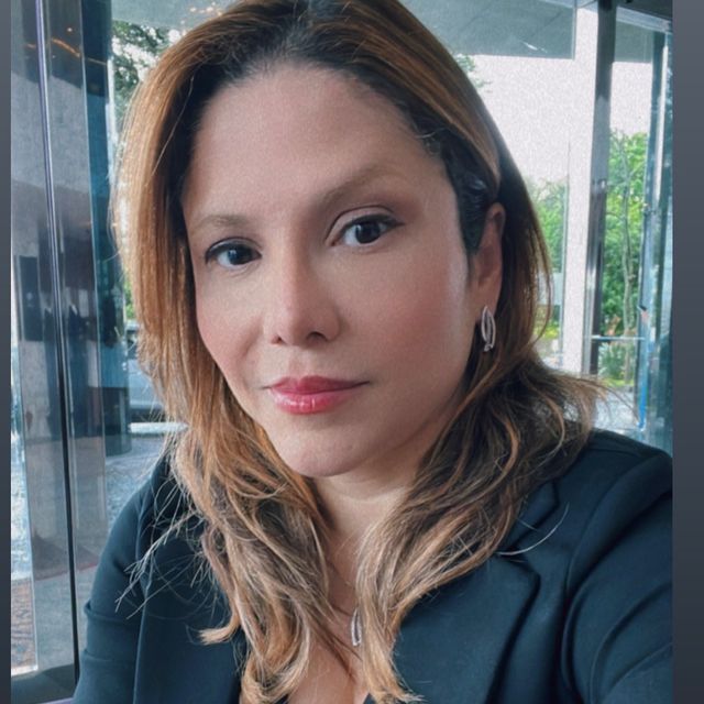 Luciana  Conegundes , Psiquiatra Recife