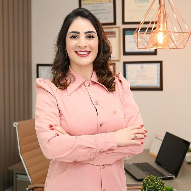 Tayla  Granemann Jede, Ortodontista Curitiba