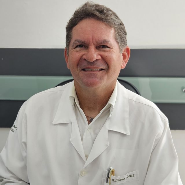 Adriano Fernandes Mendes Leite, Ortopedista - Traumatologista João Pessoa