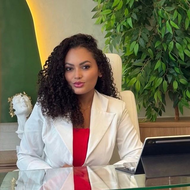Camila Moura Dias, Especialista em Biomedicina Brasília