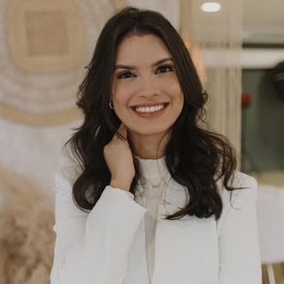 Ampliar imagem: Bruna Mendes de Almeida, Dermatologista São Paulo
