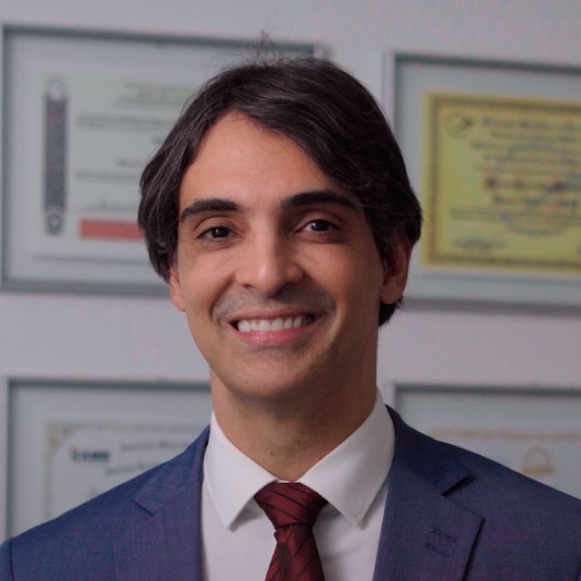 Bruno Carvalho Moreira, Cirurgião plástico Goiânia