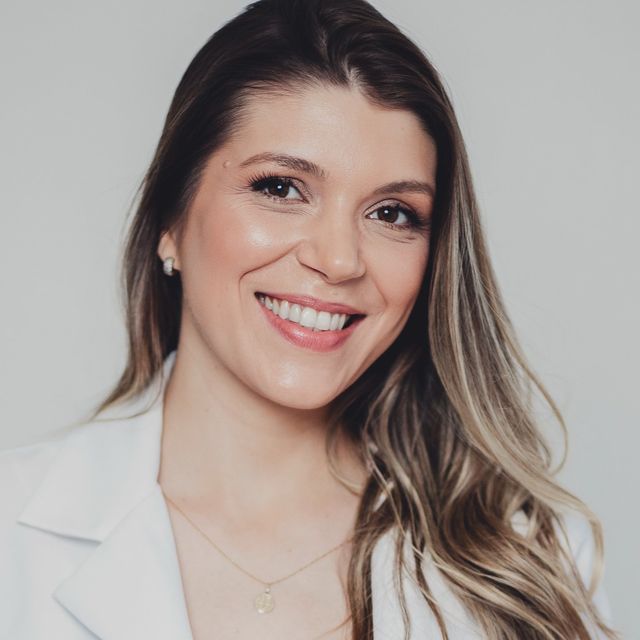 Jessica Galvan, Oftalmologista Salvador