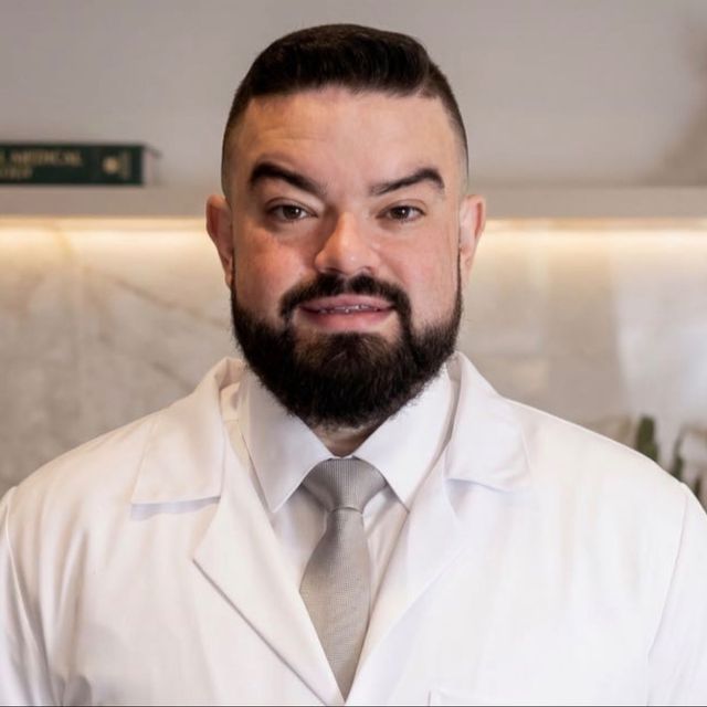 Álvaro Diego  Pupa de Freitas, Ortopedista - Traumatologista São Caetano do Sul