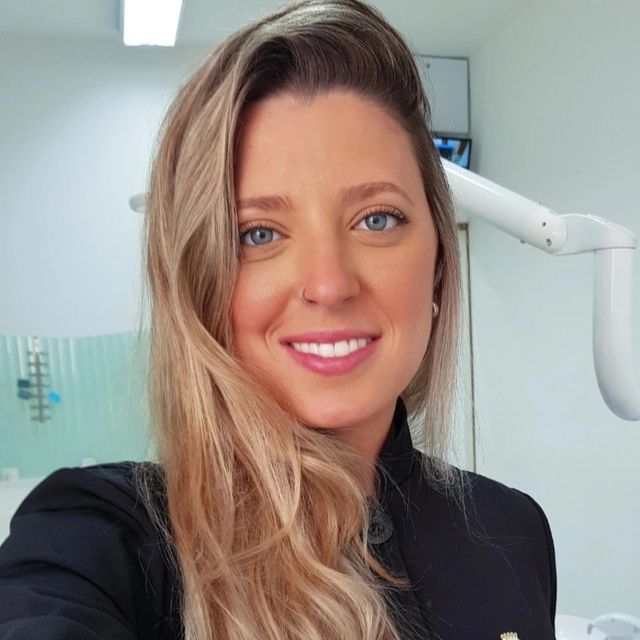 Laryssa Albuquerque, Dentista Rio de Janeiro