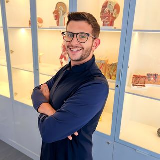 Ampliar imagem: Raphael Sales, Especialista em Biomedicina Santos