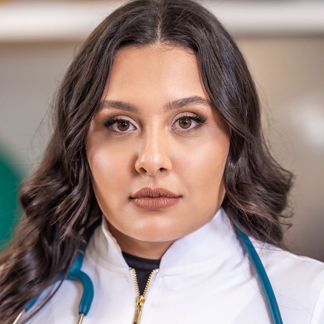 Letícia  Lopes Barbosa Santana, Fisioterapeuta Goiânia