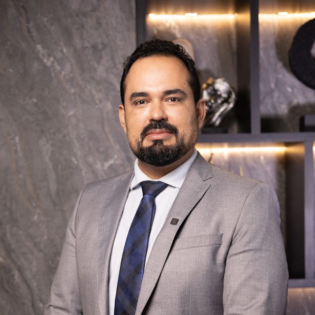 RICARDO CORREIA DE ARAÚJO, Cirurgião plástico Juína