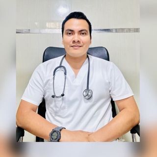 Acercar imagen: Jose Deyvis Nieves Bayona, Nefrólogo Piura