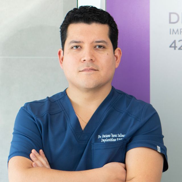 Luciano Varas Salinas, Dentista Curicó