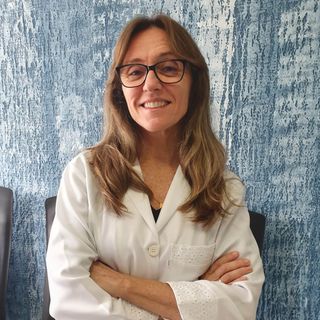 Marcia Olmos Moucachen, Dentista Guarujá
