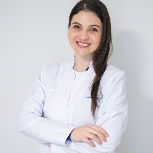 Mariah Zanetti de Holleben Mello, Cirurgião pediátrico Curitiba