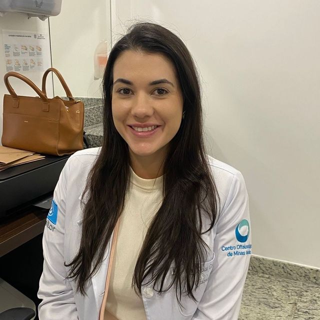 Thaís Godinho Caldeira De Araujo, Oftalmologista Contagem