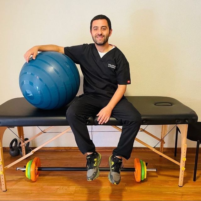 Felipe Esteban Moya, Kinesiólogo Curicó