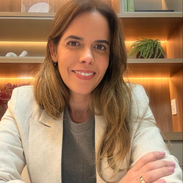 Lara Medeiros, Especialista em Dor Cuiabá