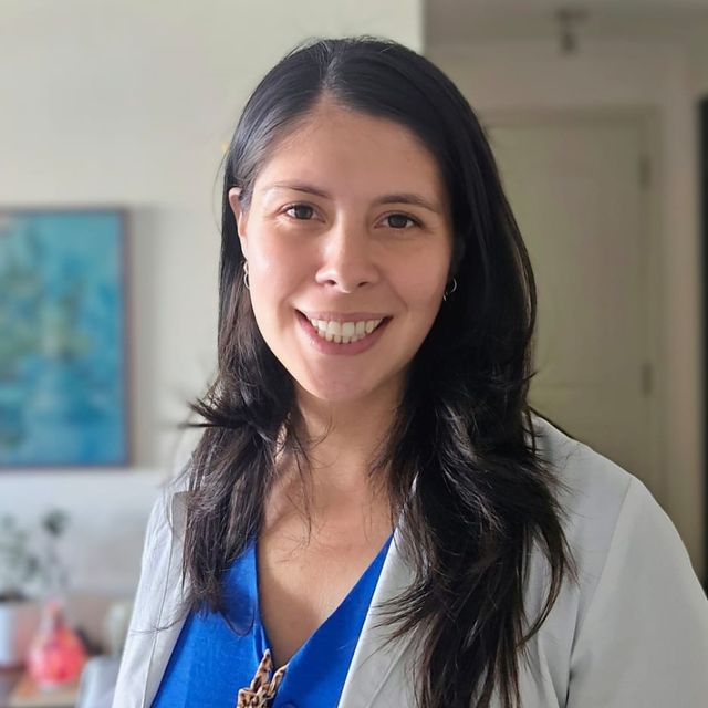 Yazmin Espinosa Vielma, Inmunólogo Alergólogo Santiago