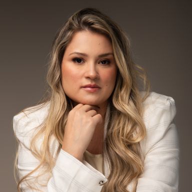 Joana Cundari, Médico de família Niterói