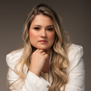 Joana Cundari, Médico de família Niterói