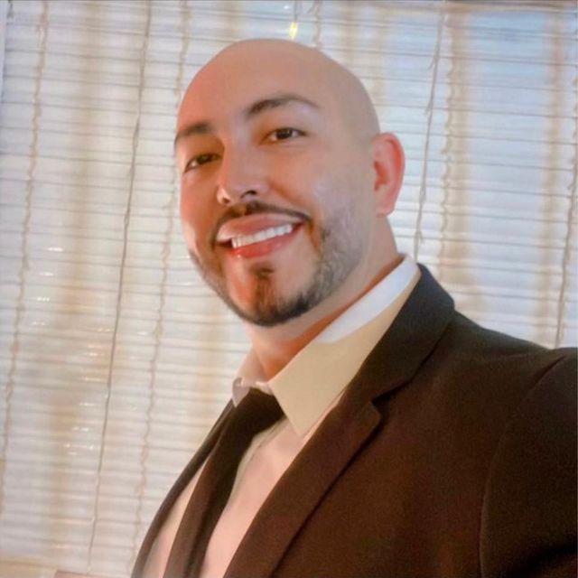 Arneiro Reyes Espinosa, Médico laboral Urrao