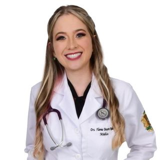 Ampliar imagem: Flávia Decaris Rolim Lins, Geriatra Manaus