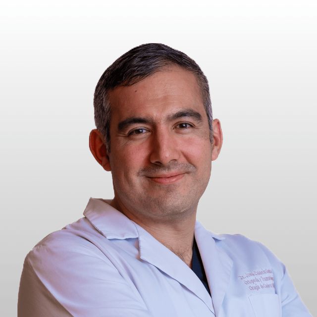 Josué Calderón Gamba, Ortopedista y Traumatólogo Bucaramanga