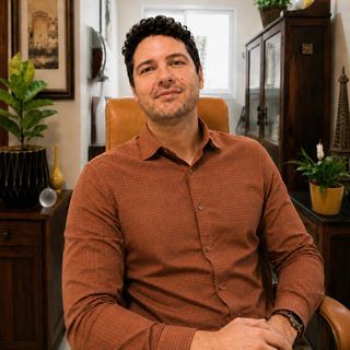 Marco Aurélio Parra Morales, Generalista Lins