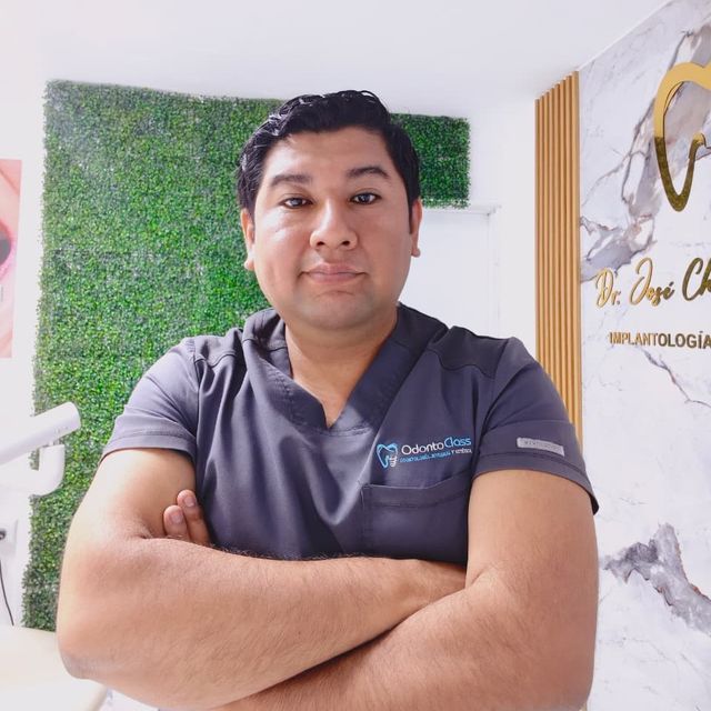 Jose Enrique Chavez Luján, Dentista Trujillo