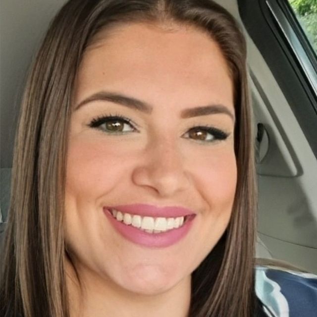 Renata Magalhães, Dentista Niterói