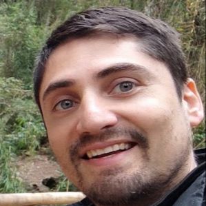 Gonzalo Andres  Dibona Alvarado , Traumatólogo Iquique