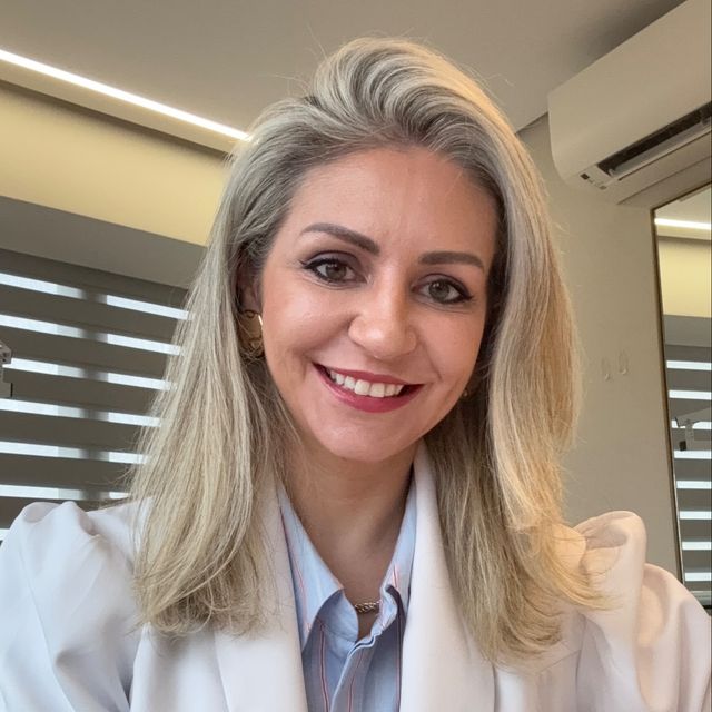 Carla Bochi, Cirurgião do aparelho digestivo Porto Alegre
