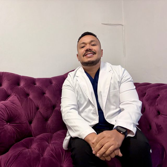 Wilmer Alexy Intriago Bravo, Psiquiatra Iquique