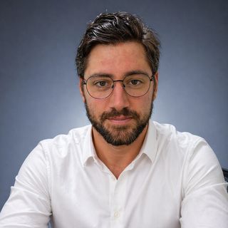 Dr. Davi Leonel