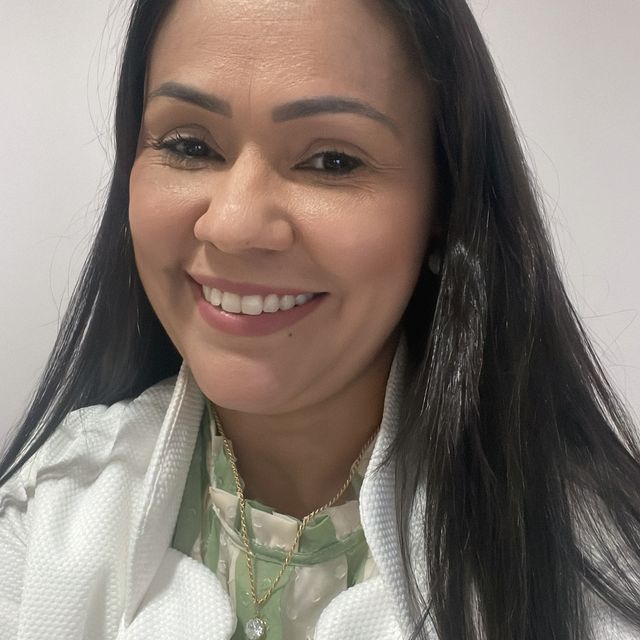 Daniela Natália  Rodrigues, Dermatologista Anápolis