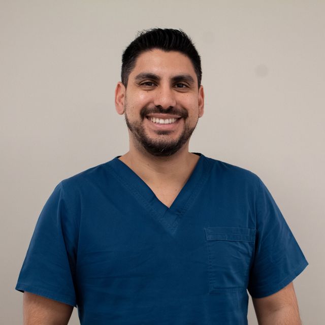  Esteban  Alwane Olmos , Ginecólogo Providencia